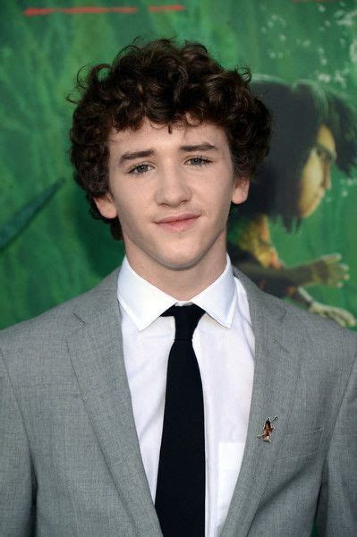 Who is Art Parkinson Dating?